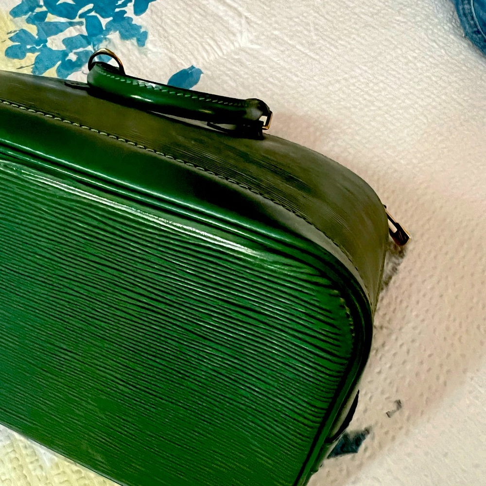 Authentic LV Epi Alma PM